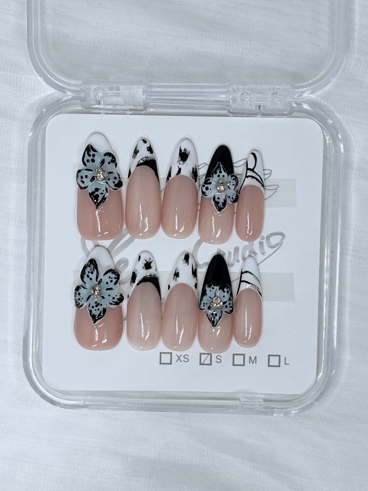 3D Black Flowers