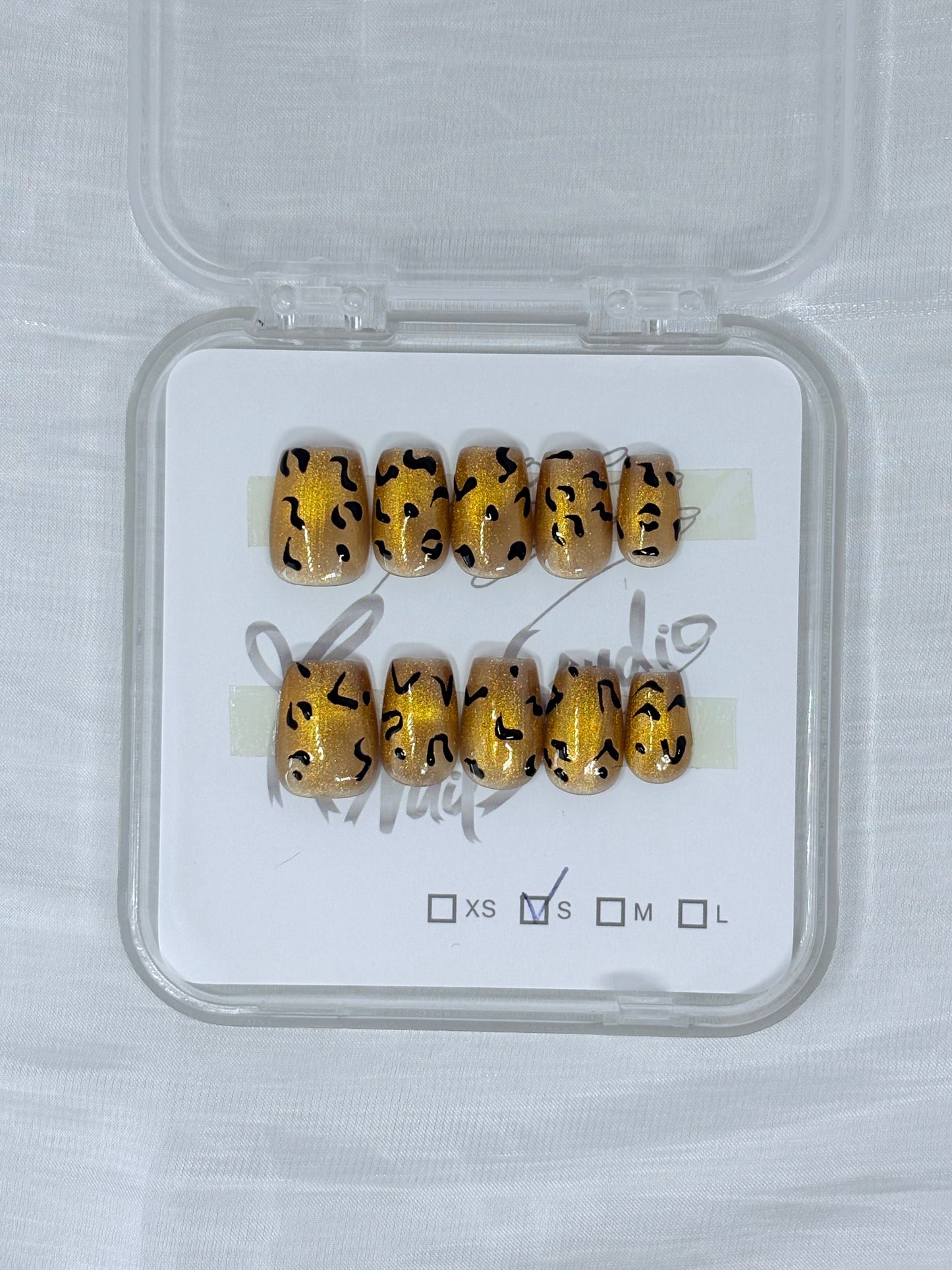 Tiger-Patterned Cat Eye