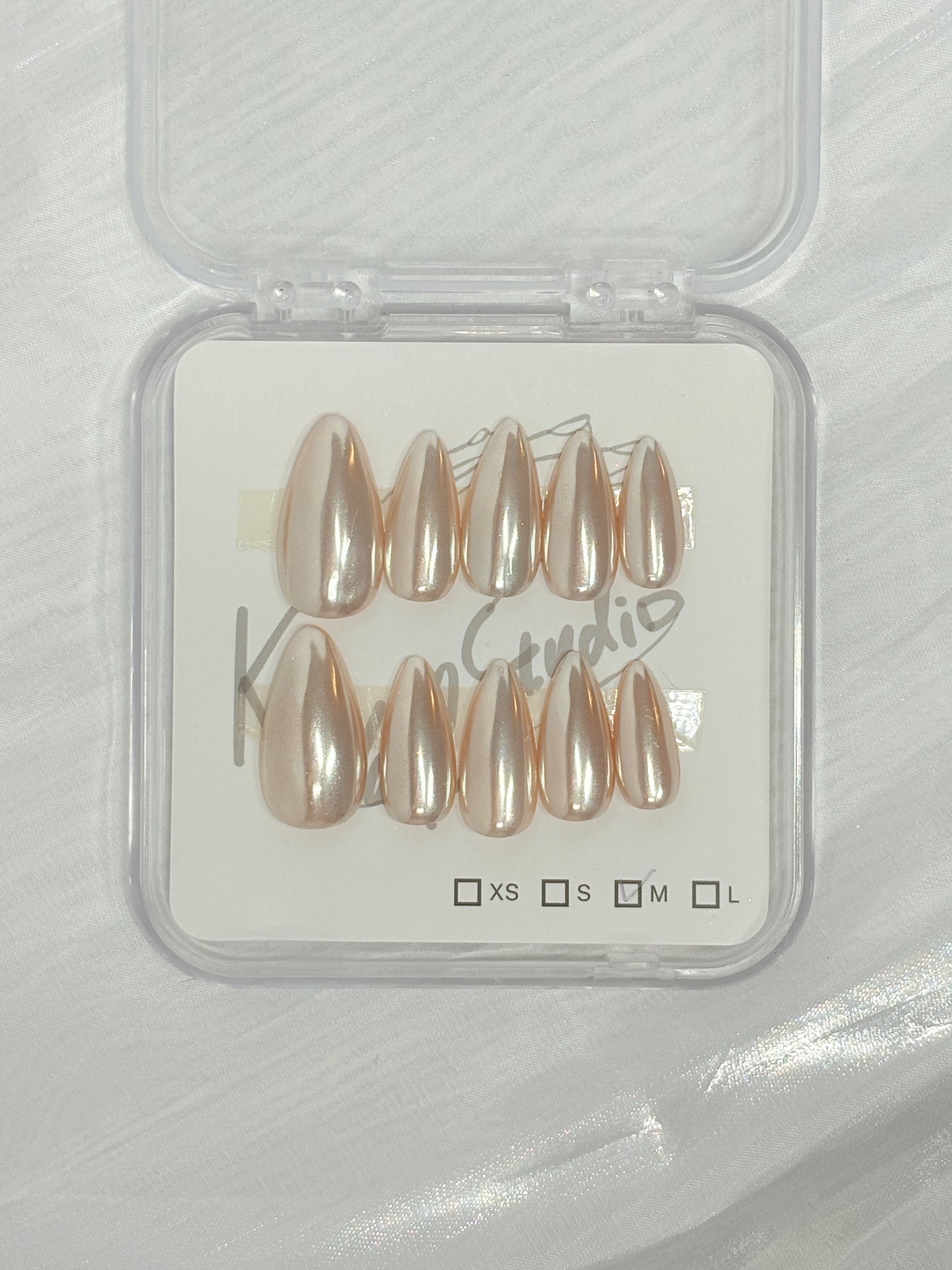 Pearly Lustre - Almond Long