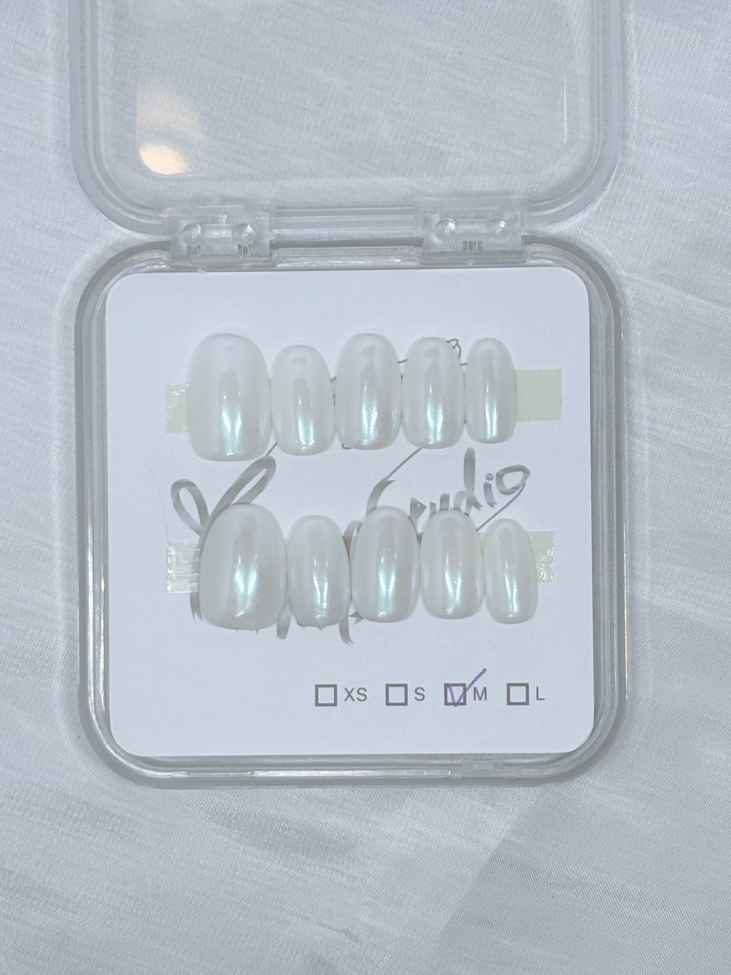 White Silver Chrome - Oval
