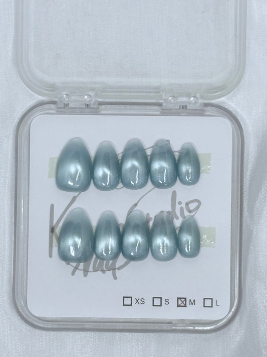 Blue Cat Eye - Almond